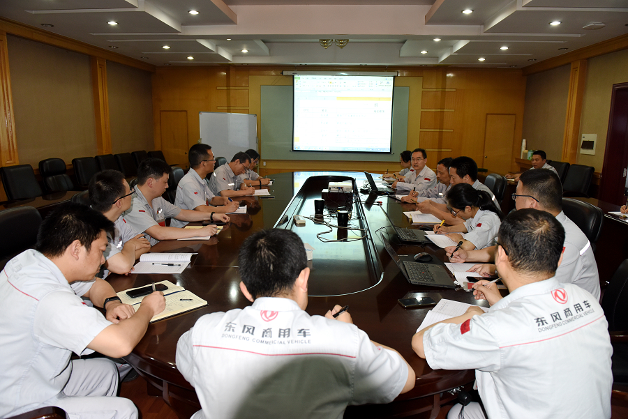C:\Users\liangxq\Desktop\“三個報告”剛露面，鍛造廠員工為何討論的既熱烈又激烈？\鍛造廠分組討論1.jpg