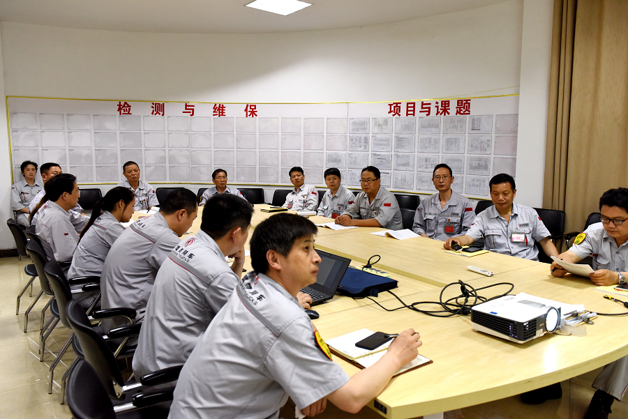 C:\Users\liangxq\Desktop\“三個報告”剛露面，鍛造廠員工為何討論的既熱烈又激烈？\鍛造廠分組討論公司黨代會報告現(xiàn)場7.jpg