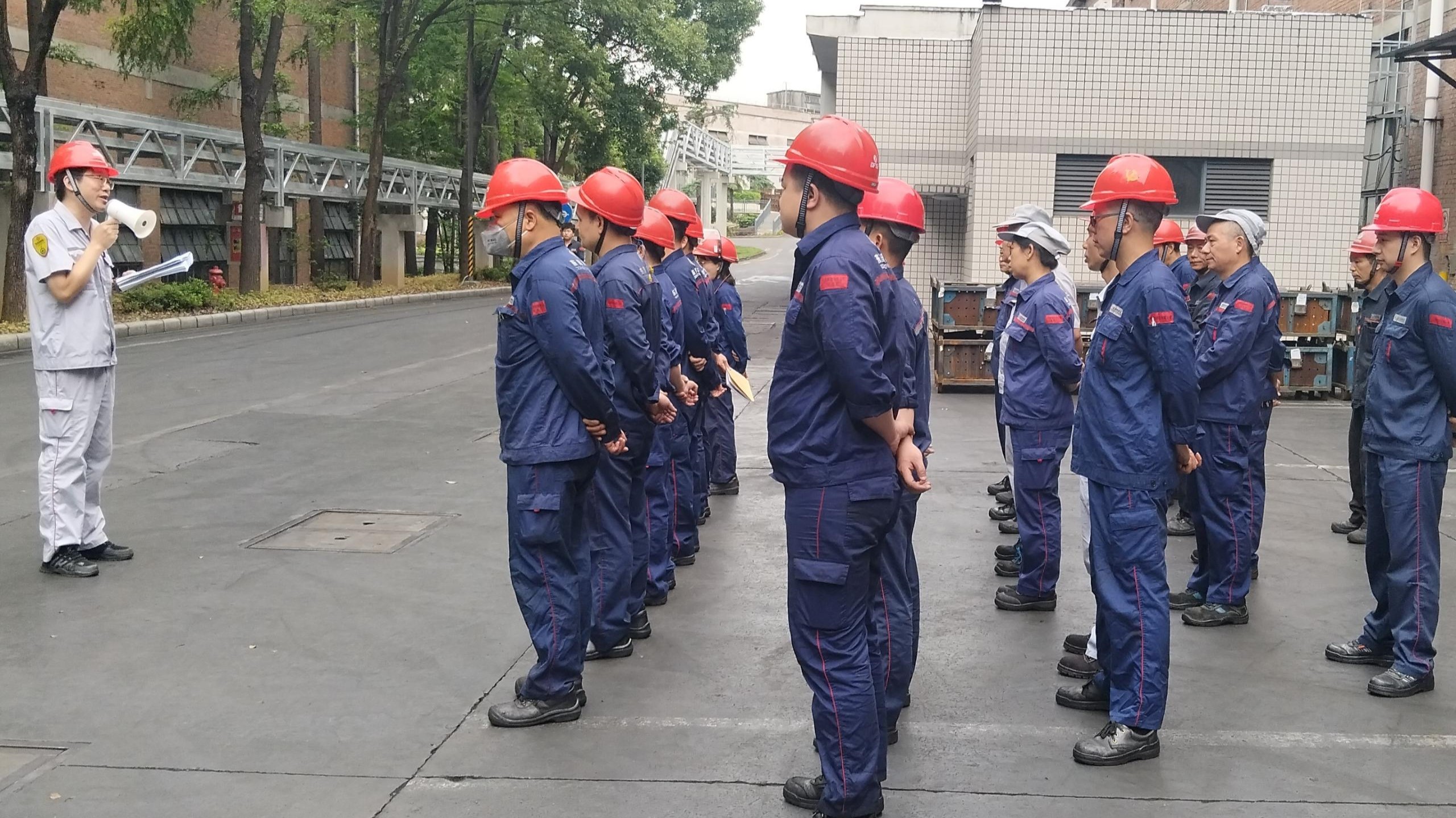 各班組晨會(huì)安全提醒1.jpg 各班組晨會(huì)安全提醒1.jpg